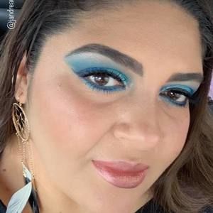 Meet your Posher, Juliana